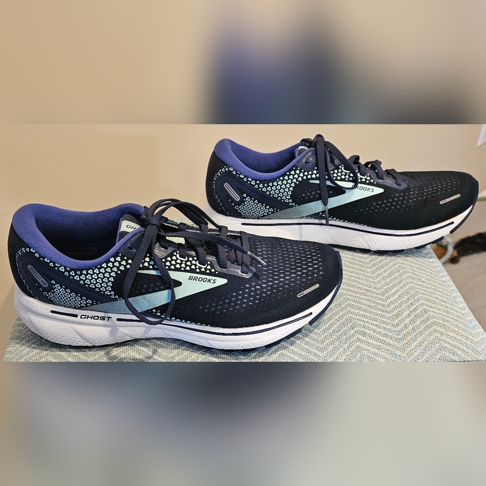 BROOKS WOMEN'S GHOST 14 ATHLETIC SHOES - PEACOAT/YUCCA/NAVY, Size 11 - Picture 9 of 15